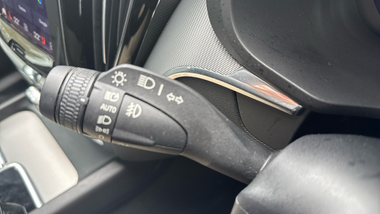 Volvo Xc60 2.0 B4P Plus Dark 5dr Geartronic Petrol Estate